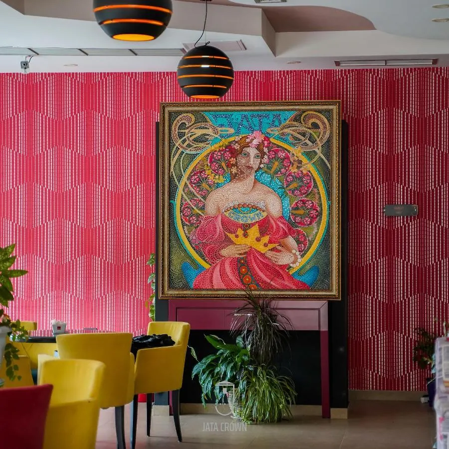 Jata Crown Hotel 티라나