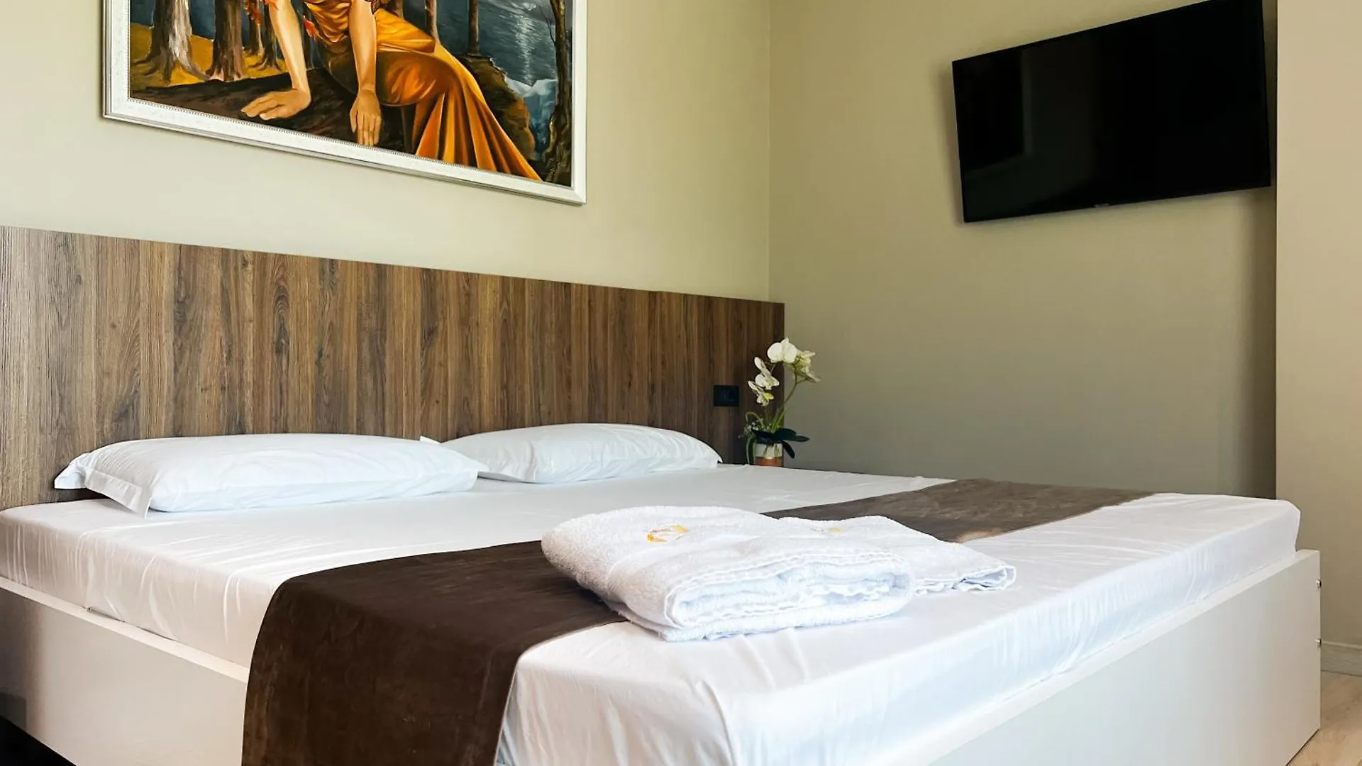Jata Crown Hotel Tirana