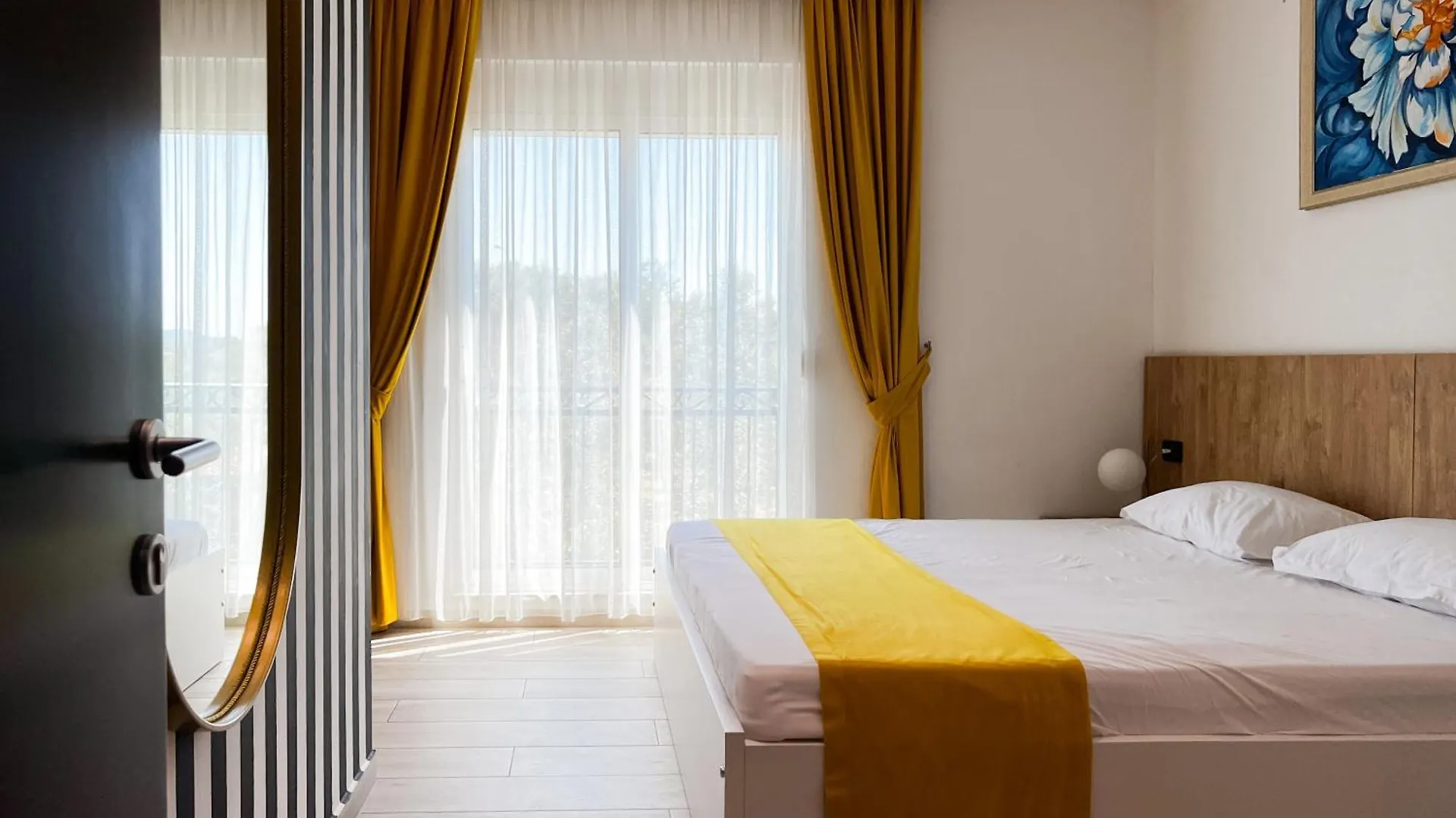 ***  Jata Crown Hotel Tirana Albania