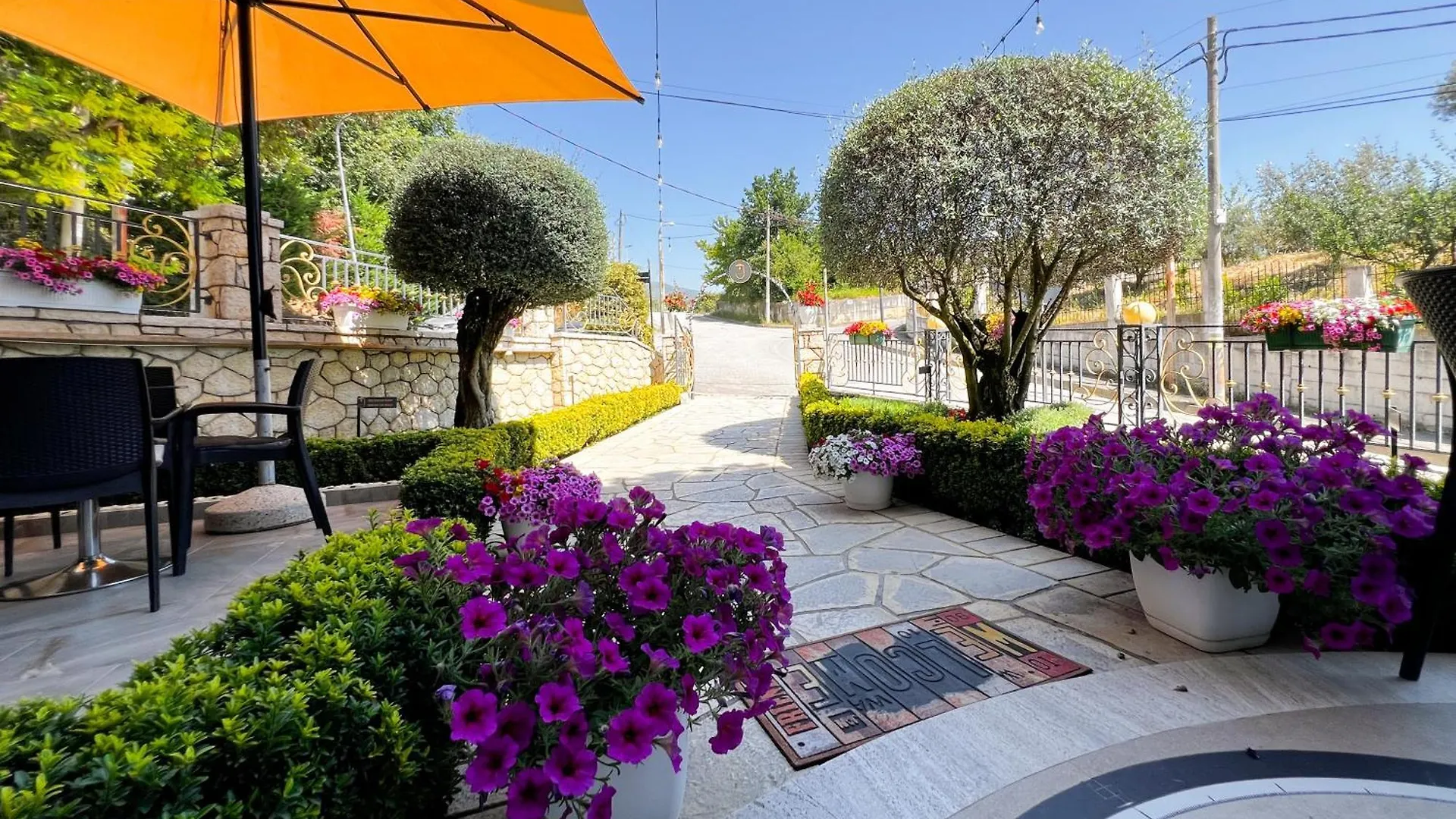 ***  Jata Crown Hotel Tirana Albania
