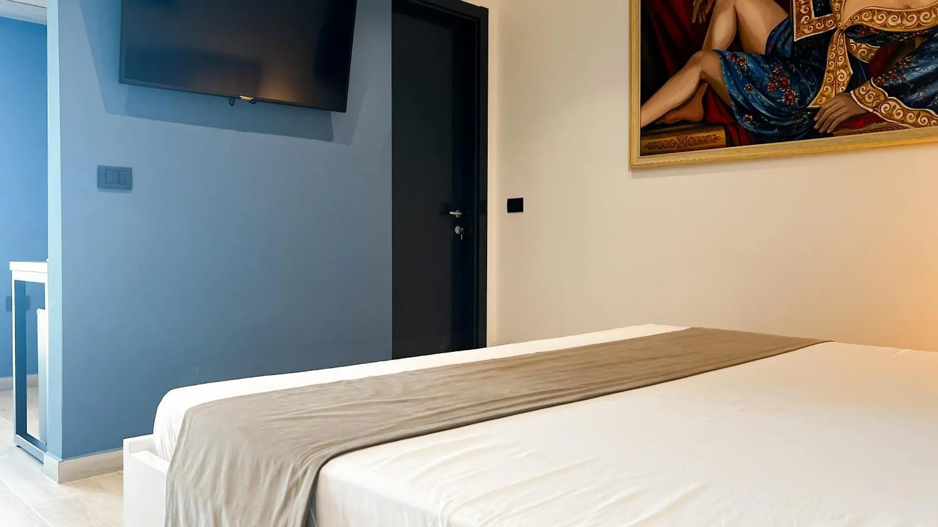 Jata Crown Hotel Tirana 3*,