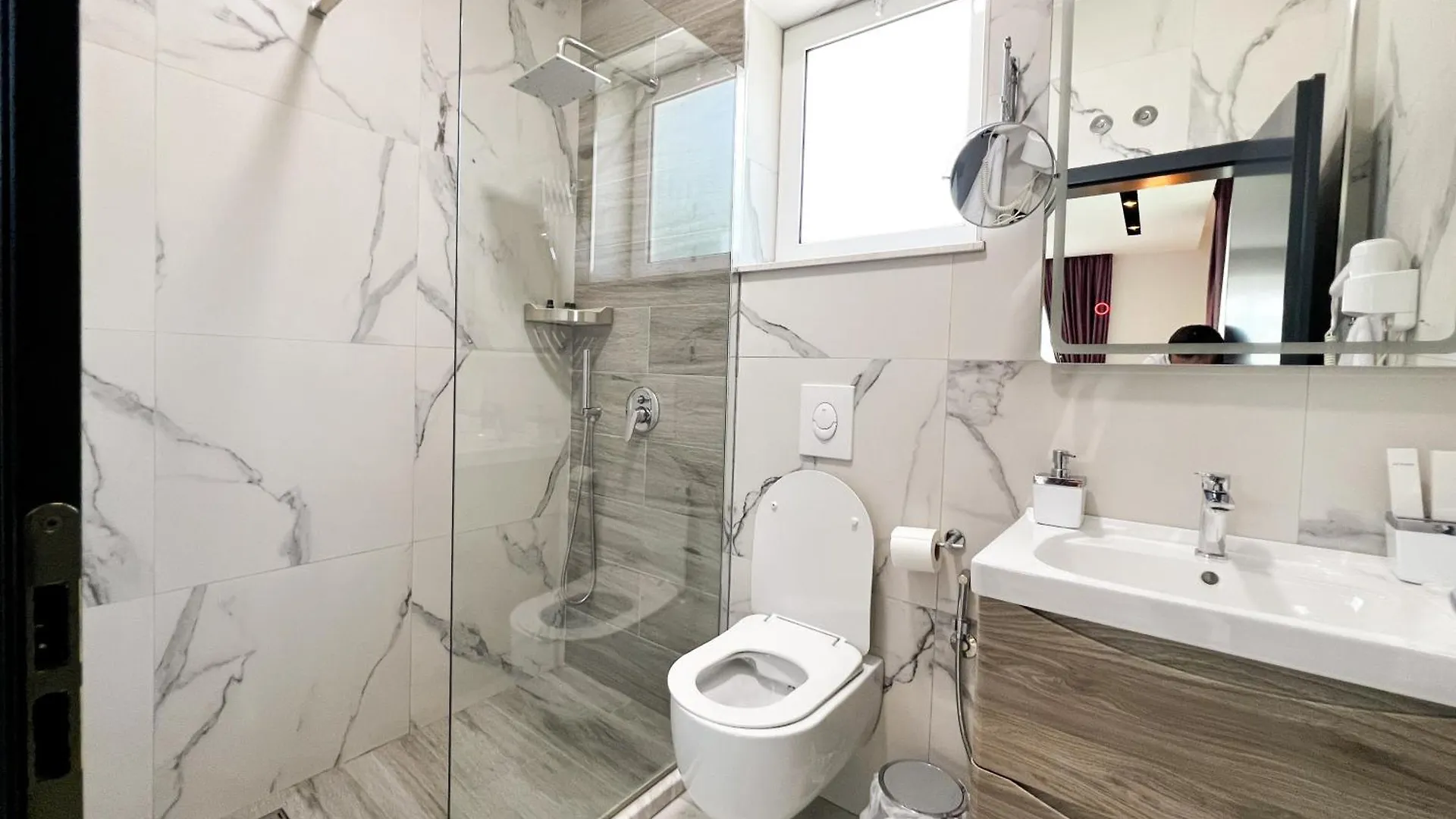 Jata Crown Hotel Tirana