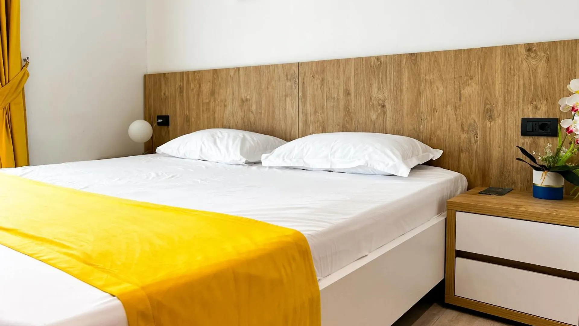 Jata Crown Hotel Tirana 3*,