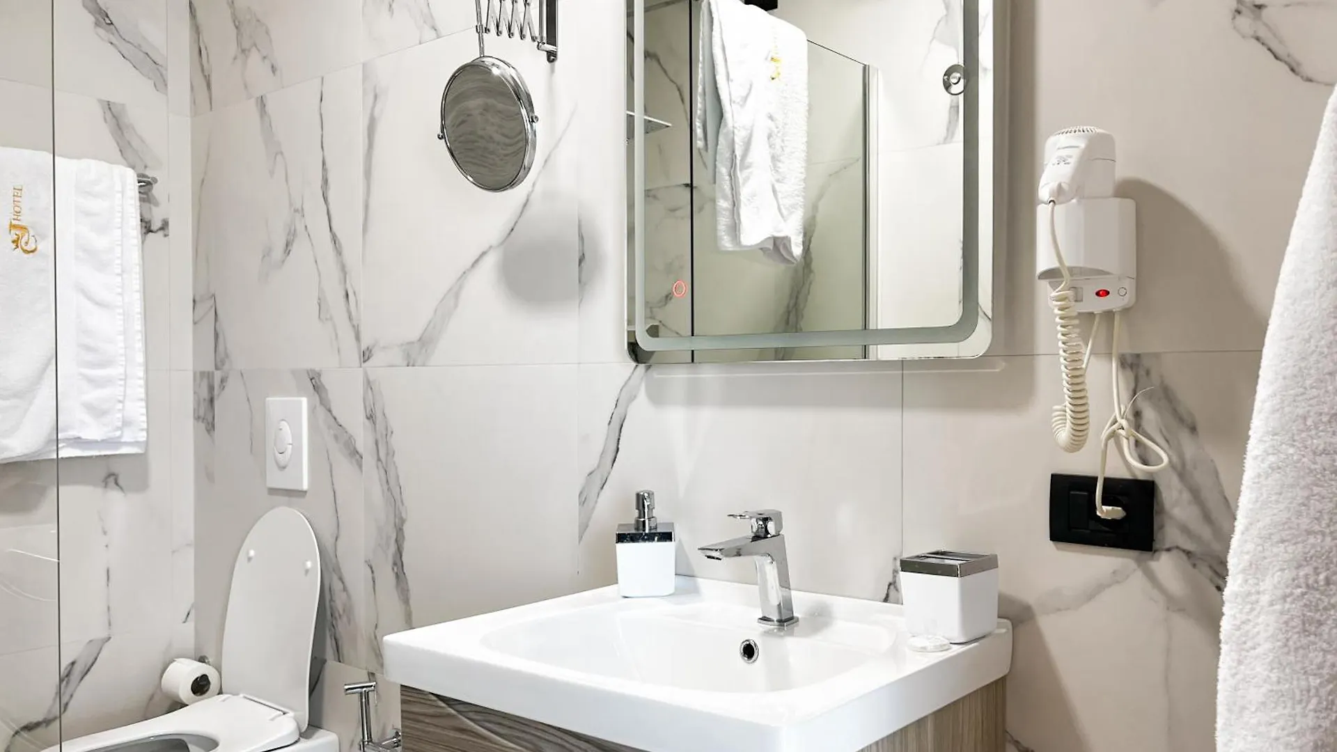 Jata Crown Hotel Tirana