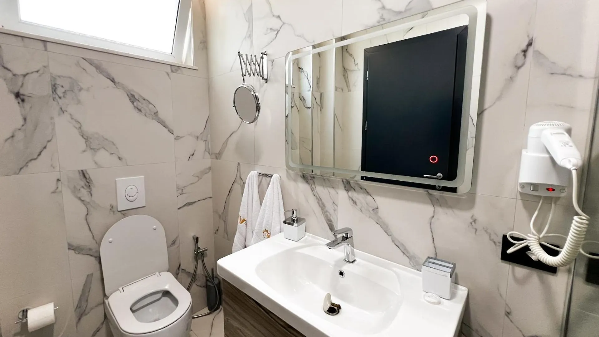 Jata Crown Hotel Tirana