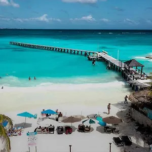 Hotel La Palma Beachfront & Club Nautico ****